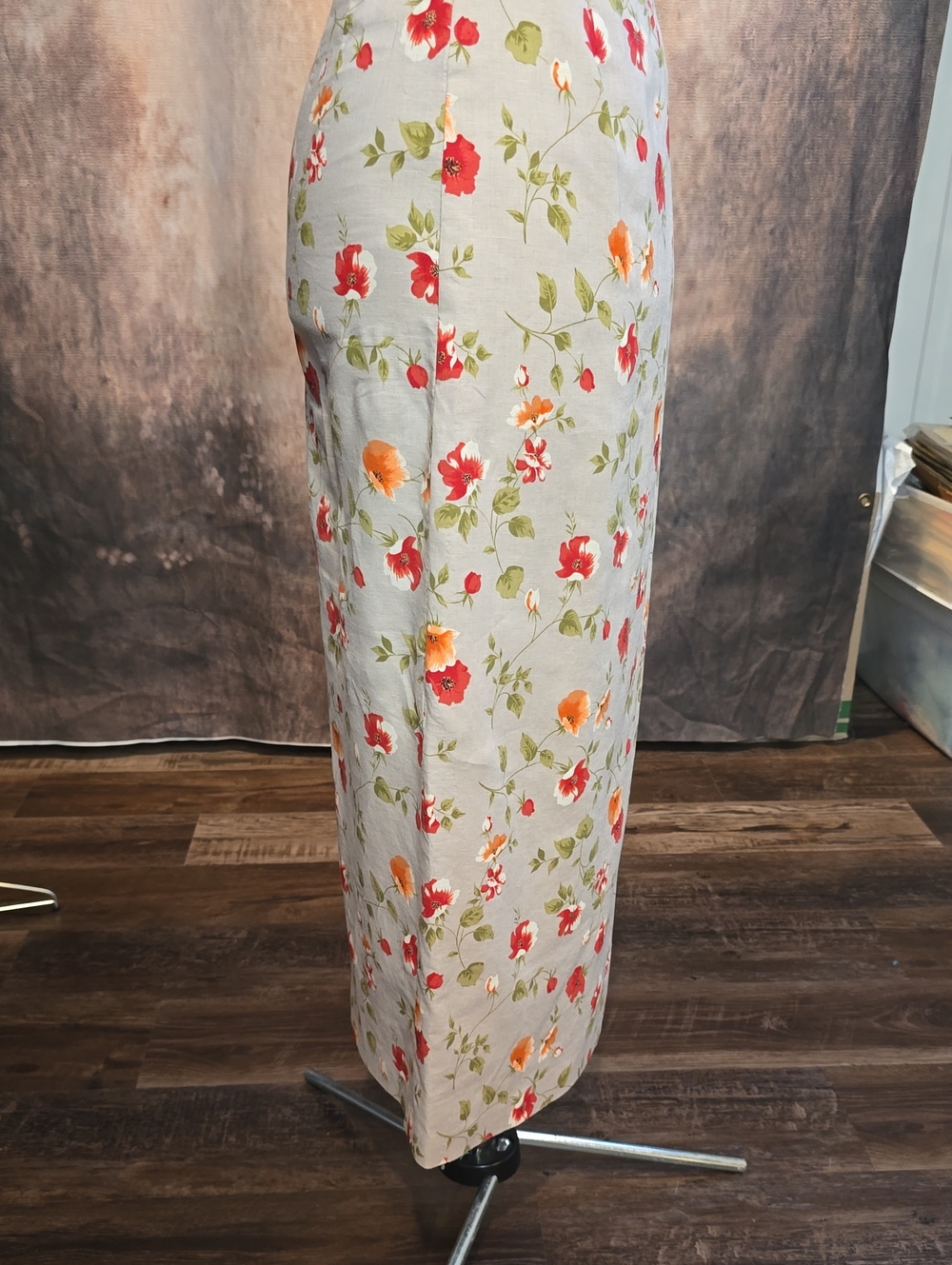 Chaus Floral Midi faux wrap Skirt in Cream with Red & Orange Blooms sz 6 - Picture 5 of 9